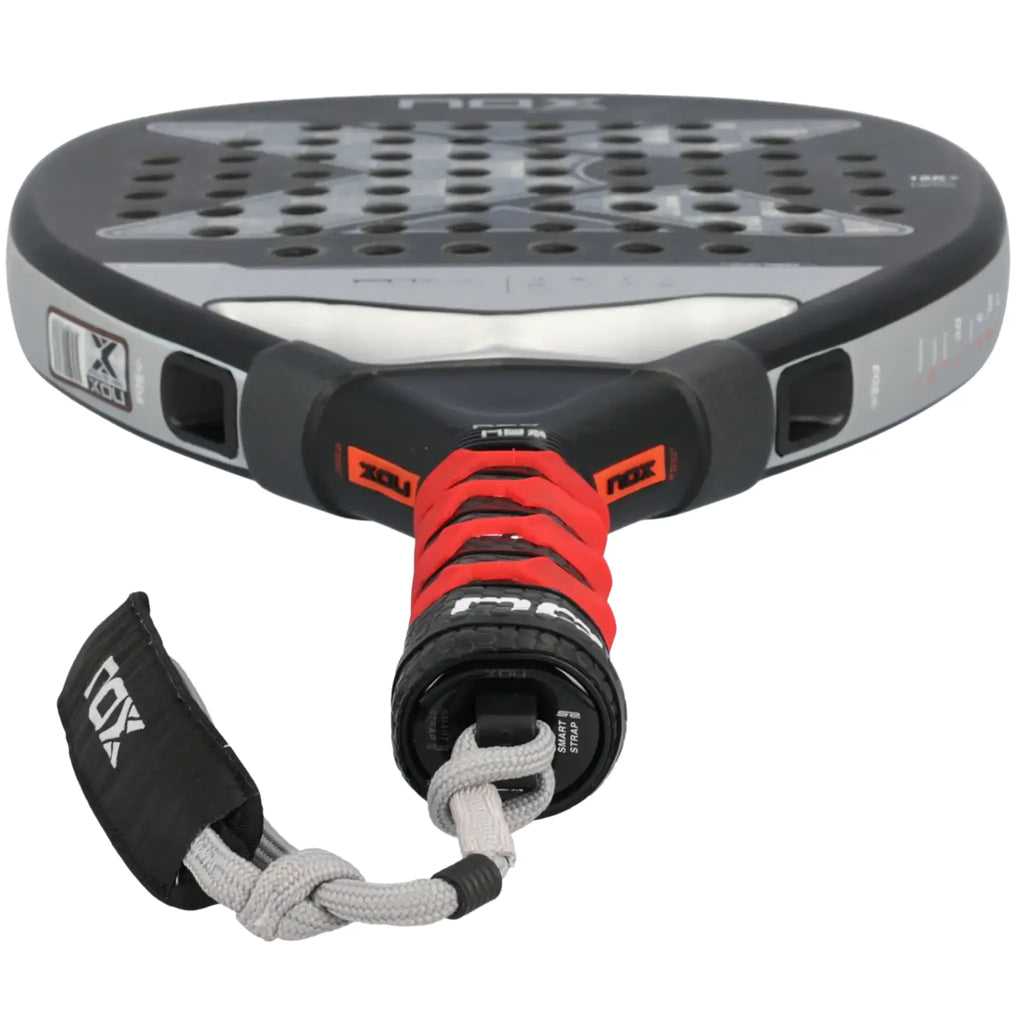 Padelschlaeger_Nox_liegend_Griff